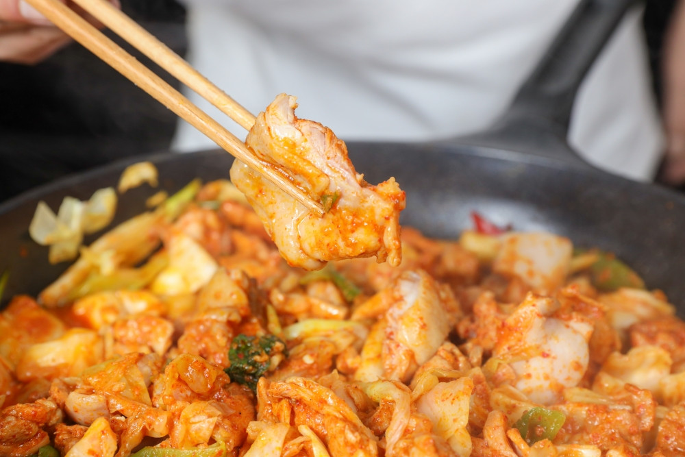 당황 춘천닭갈비 100%국내산 냉장 닭다리살 1kg (3인분)